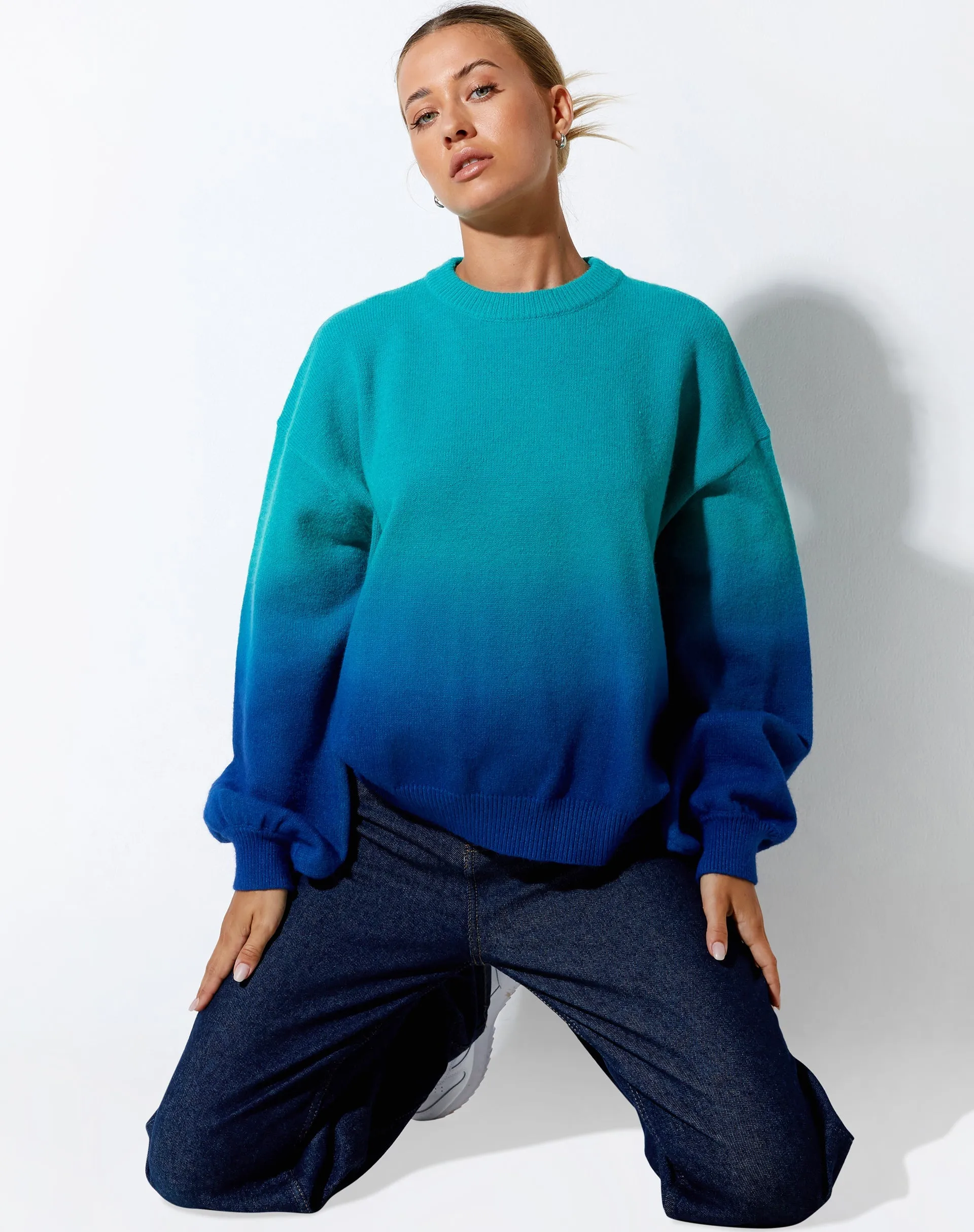 Akari Jumper in Gradient Blue